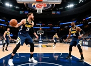 勇士不敌掘金遭遇两连败